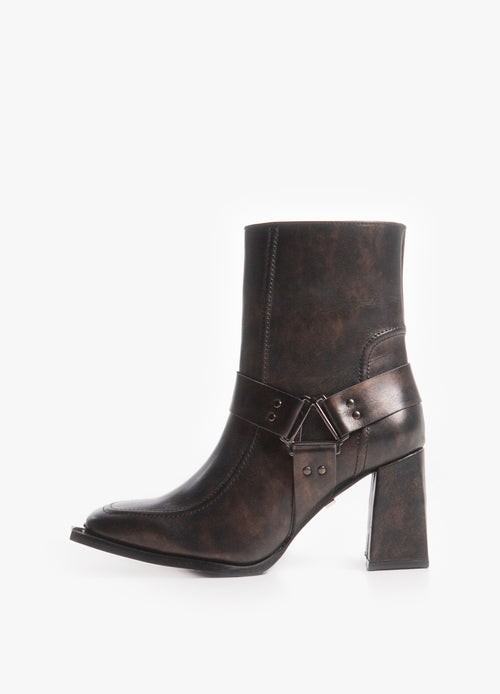Pin-Up Boot