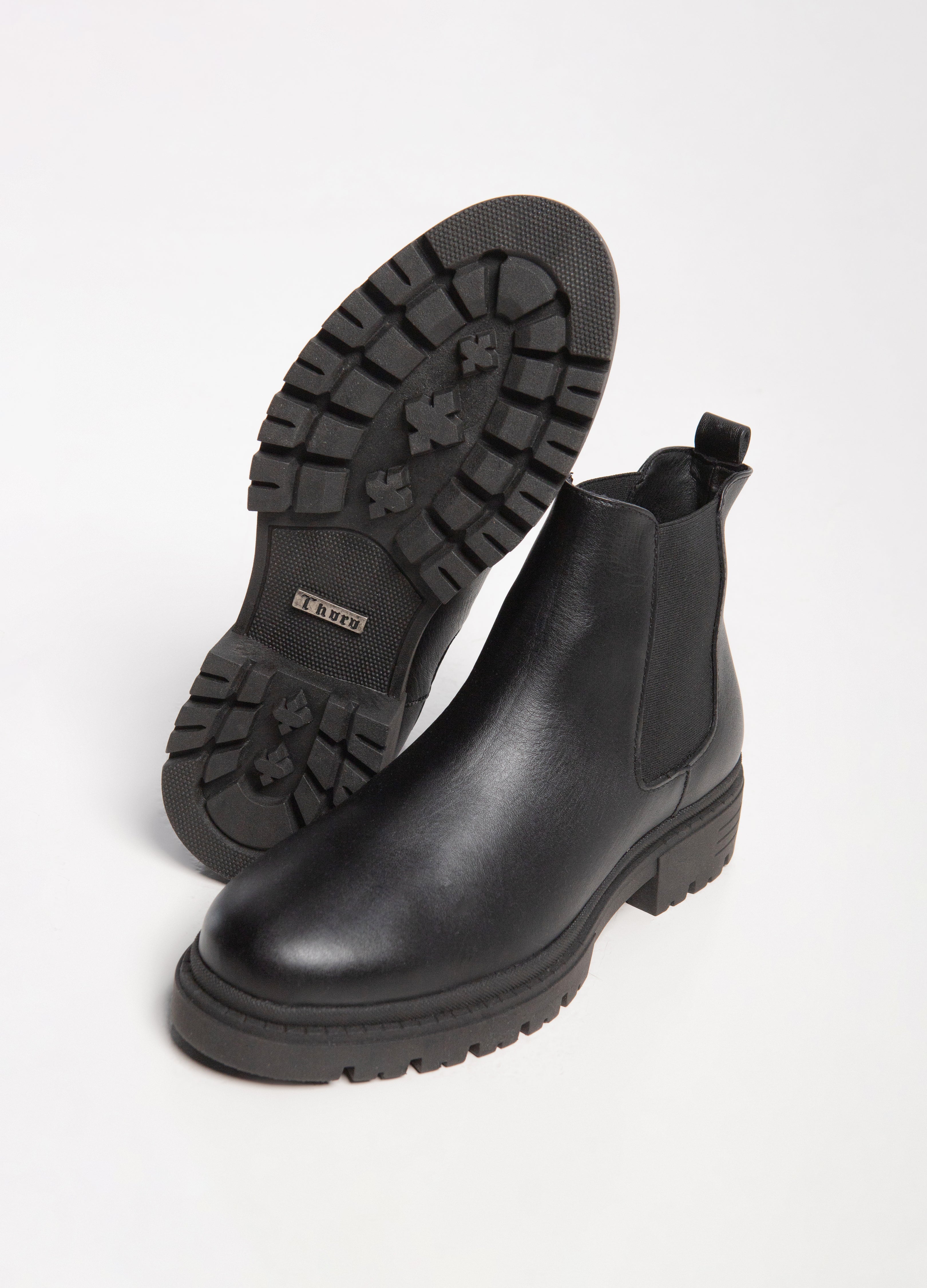 Bota chelsea de piel color negro y suela gruesa para hombre | Thoro ...